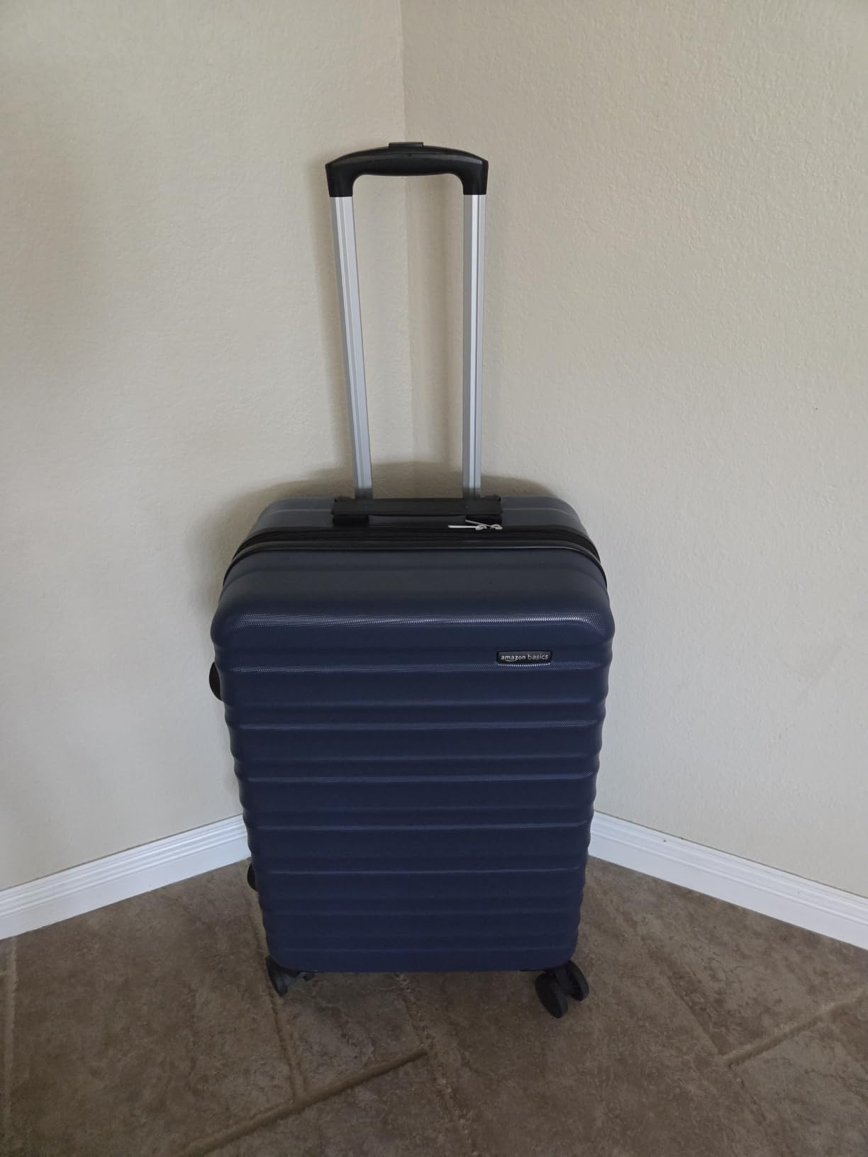 Amazon Basics 3-Piece Hardside Expandable Luggage Set (21