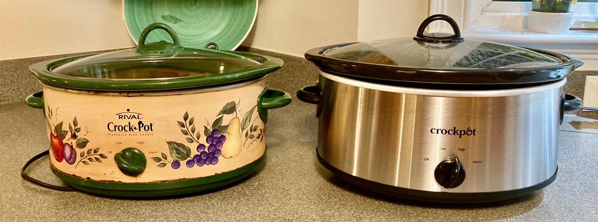 Crock-Pot 8-Quart Manual Slow Cooker, XL Family Size Serves 10+ People, Removable Stoneware with Warming Setting, Dishwasher Safe, Red customer photo 1