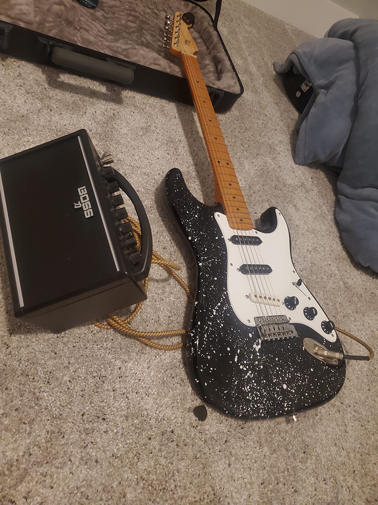 Boss Katana Mini 7-Watt Combo Amp | Ultra-compact, Travel-ready customer photo 1