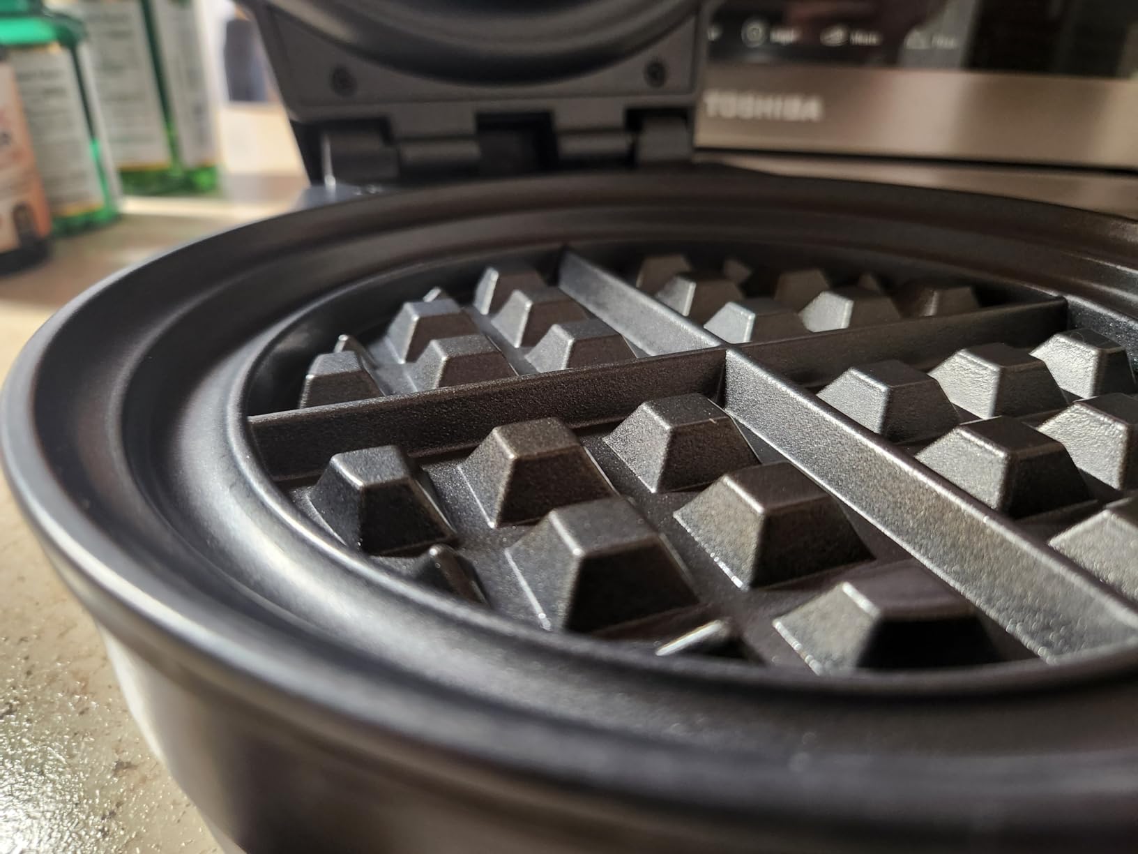 Chefman Rotating Belgian Waffle Maker, 180 Flip Iron w/ Non-Stick Plates, Adjustable Timer, Locking Lid, & Drip Plate, Space Saving Storage, Mess-Free Breakfast, Stainless Steel/Black customer photo 1