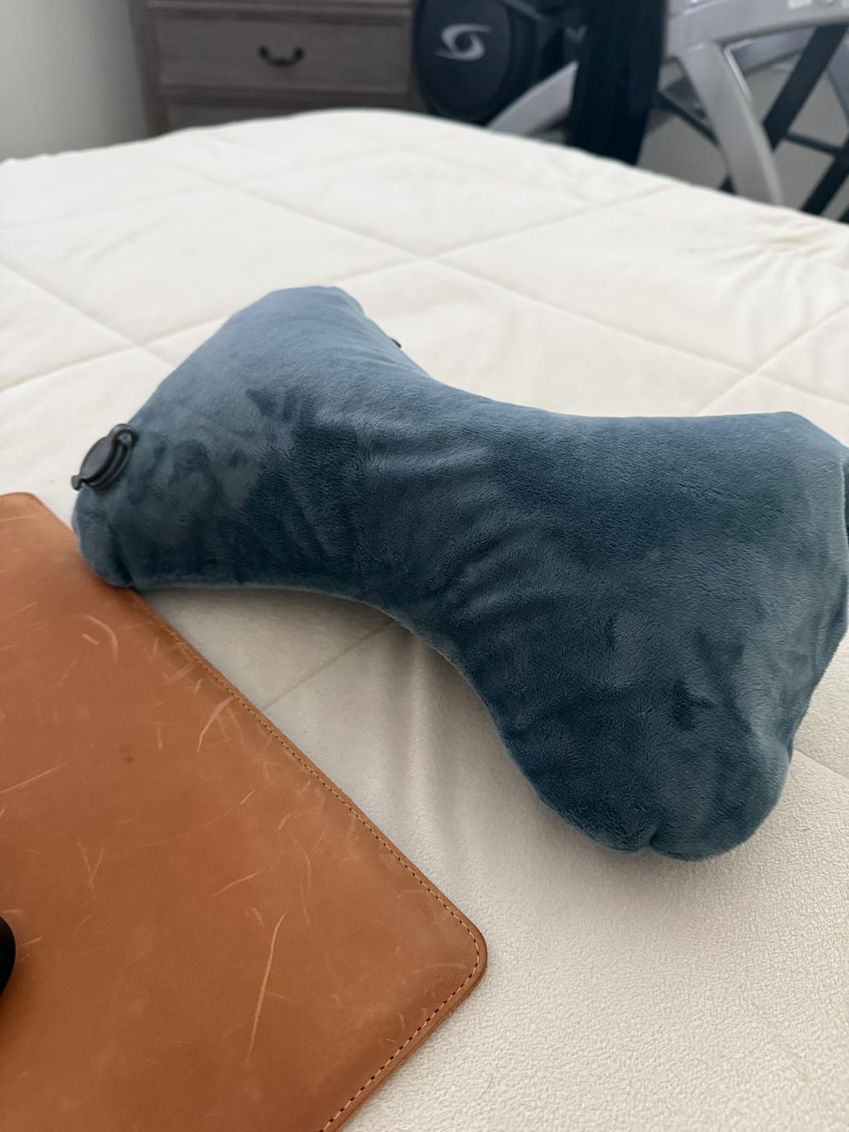 Keemall Portable Inflatable Travel Neck Pillow for Airplane, Car & Office | Compact Blow-Up U-Shaped Neck & Shoulder Support with Washable Pillowcase, Ideal for Plane, Train, Home Relaxation & Office Naps customer photo 1
