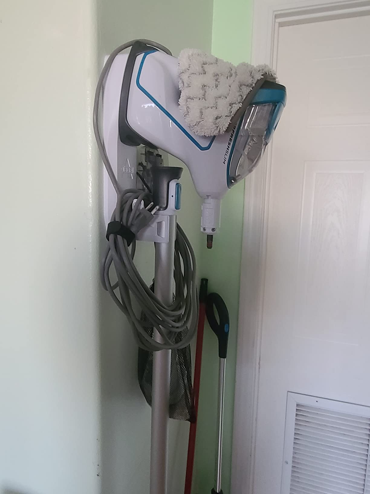 BISSELL PowerFresh Slim 3-in-1 Steam Mop & Handheld Steamer, Extension Wand, On-Board Tool Kit, Multi-Surface Cleaner for Sealed Hard Floors 2075A customer photo 1