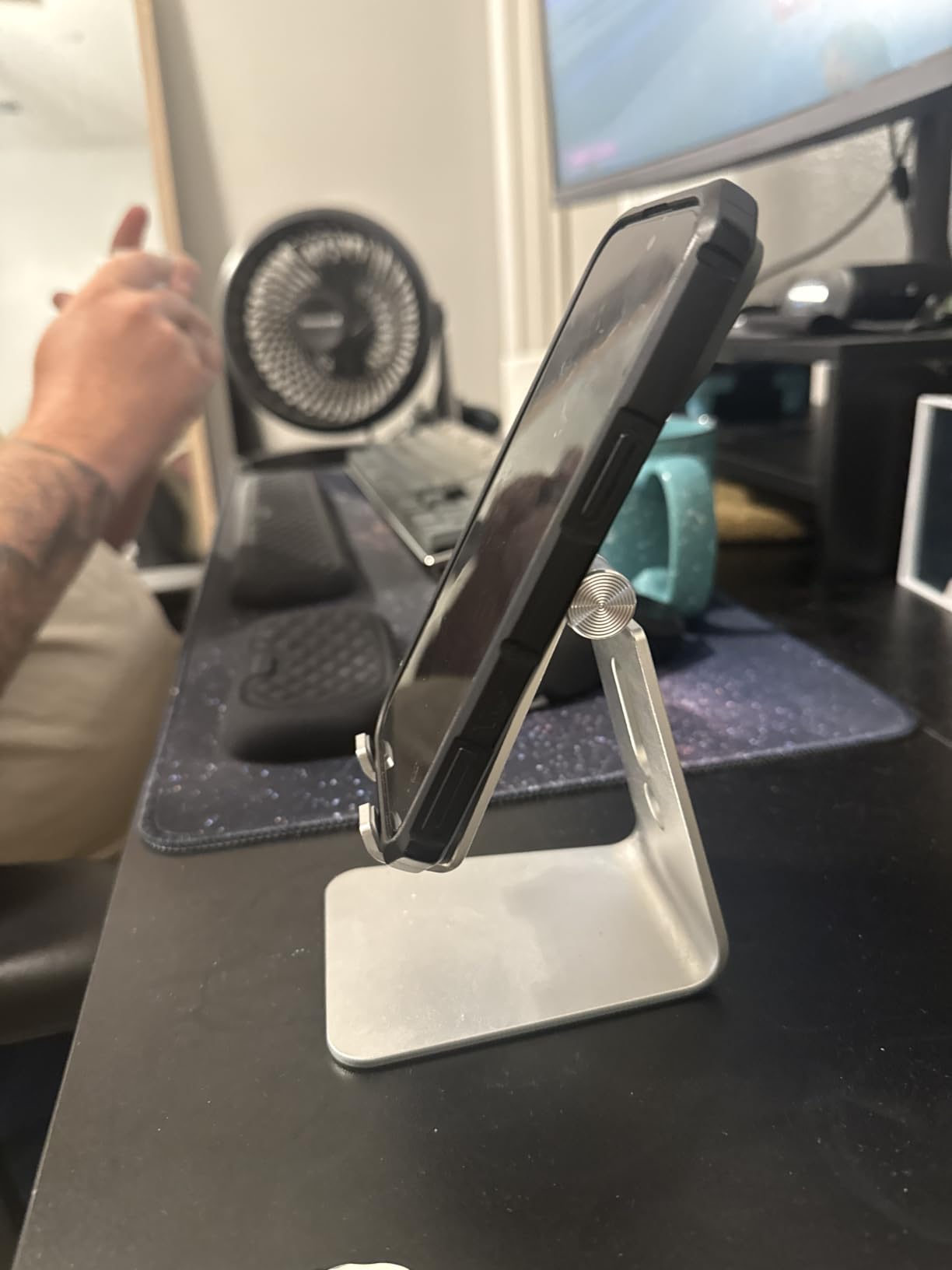 OMOTON C2 Adjustable Aluminum Cell Phone Stand with Charging Cutout, Silver | Sturdy 3mm Base with Non-Slip Silicone Pads, Multi-Angle, Works with 19mm Thick Cases Smartphones, Desktop Recording Facetime customer photo 2