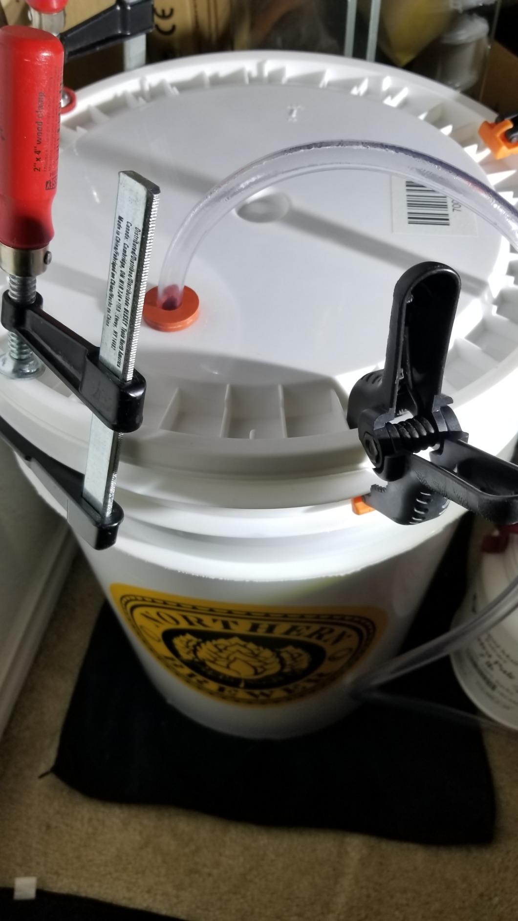 Northern Brewer Homebrewing Starter Kit w/Equipment, Chinook IPA, 5 Gal customer photo 1