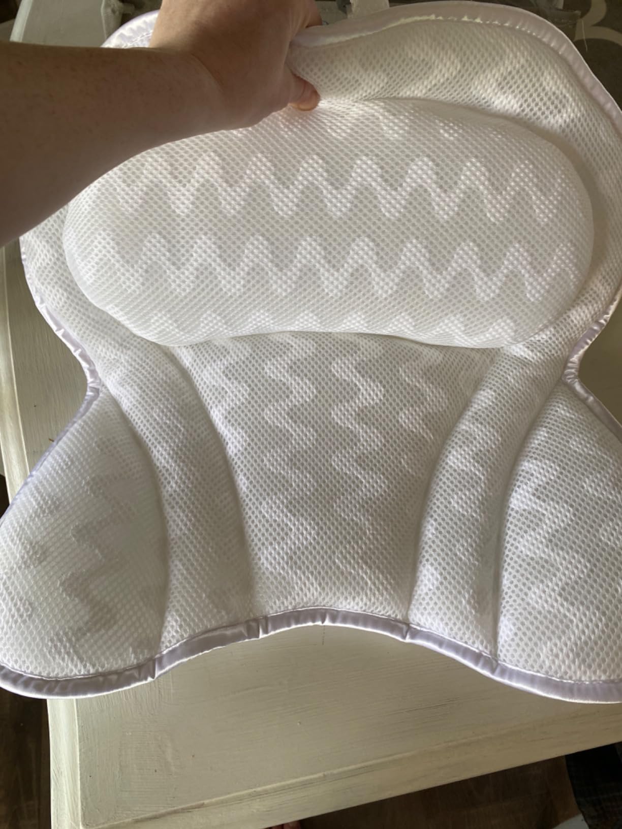 Bath Pillow Bathtub Pillow Back Neck Support Pillow, Spa Cushion for Tub, Relaxing Headrest Bath Pillow, Portable Washable Bathtub Accessories with 3D Air Mesh Thick Soft Bath Pillow (Deluxe) customer photo 2