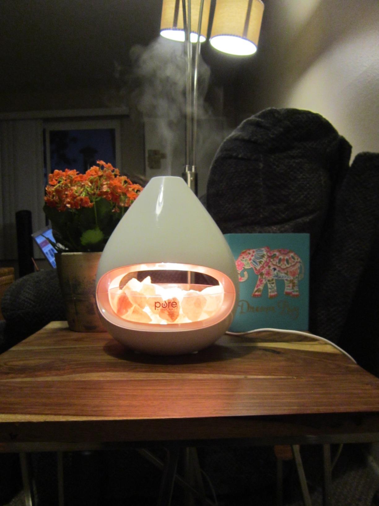 Pure Enrichment PureGlow Crystal - 2-in-1 Himalayan Salt Lamp & Ultrasonic Essential Oil Diffuser, Original Salt Therapy Lamp, 100% Pure Himalayan Salt, Ambient Glow, 160 mL 16-Hour Tank (White) customer photo 1