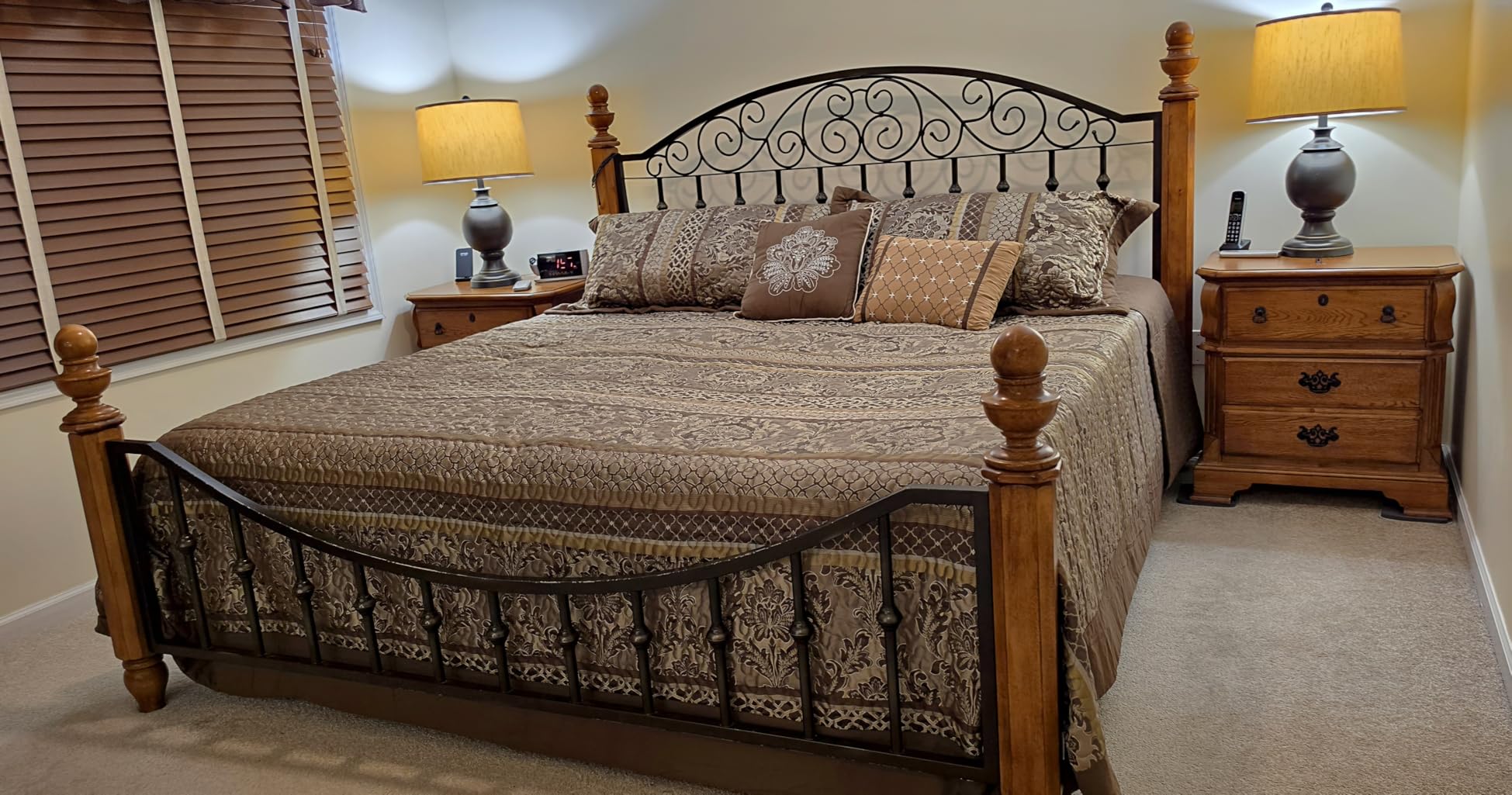 Madison Park Queen Quilt Bedding Set, Traditional Jacquard Damask, 5PC | All Season Quilted Coverlet with Shams and Decorative Pillows, Lightweight & Reversible Bedspread Set, Brown customer photo 2