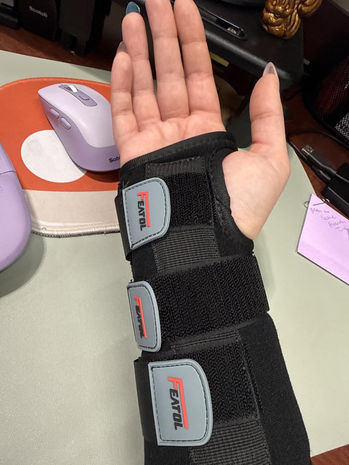 FEATOL Wrist Brace Hand Brace, Carpal Tunnel Wrist Splint Night Support for Women Men, Pain Relief Support -Tendonitis, Arthritis, Sprain, Right Hand, Small/Medium customer photo 2