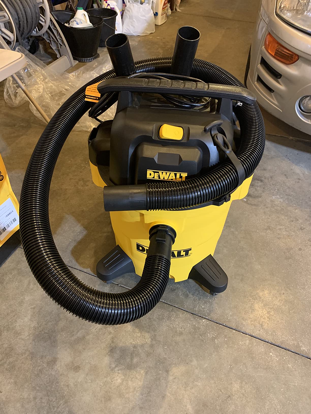 DEWALT 12 Gallon Poly Wet/Dry Vac, 5.5 HP Shop Vacuum Wet Vacuum Cleaner for Workshop, Jobsite, Commericial Area, Large Pick-Up Capacity, Yellow,DXV12P customer photo 1