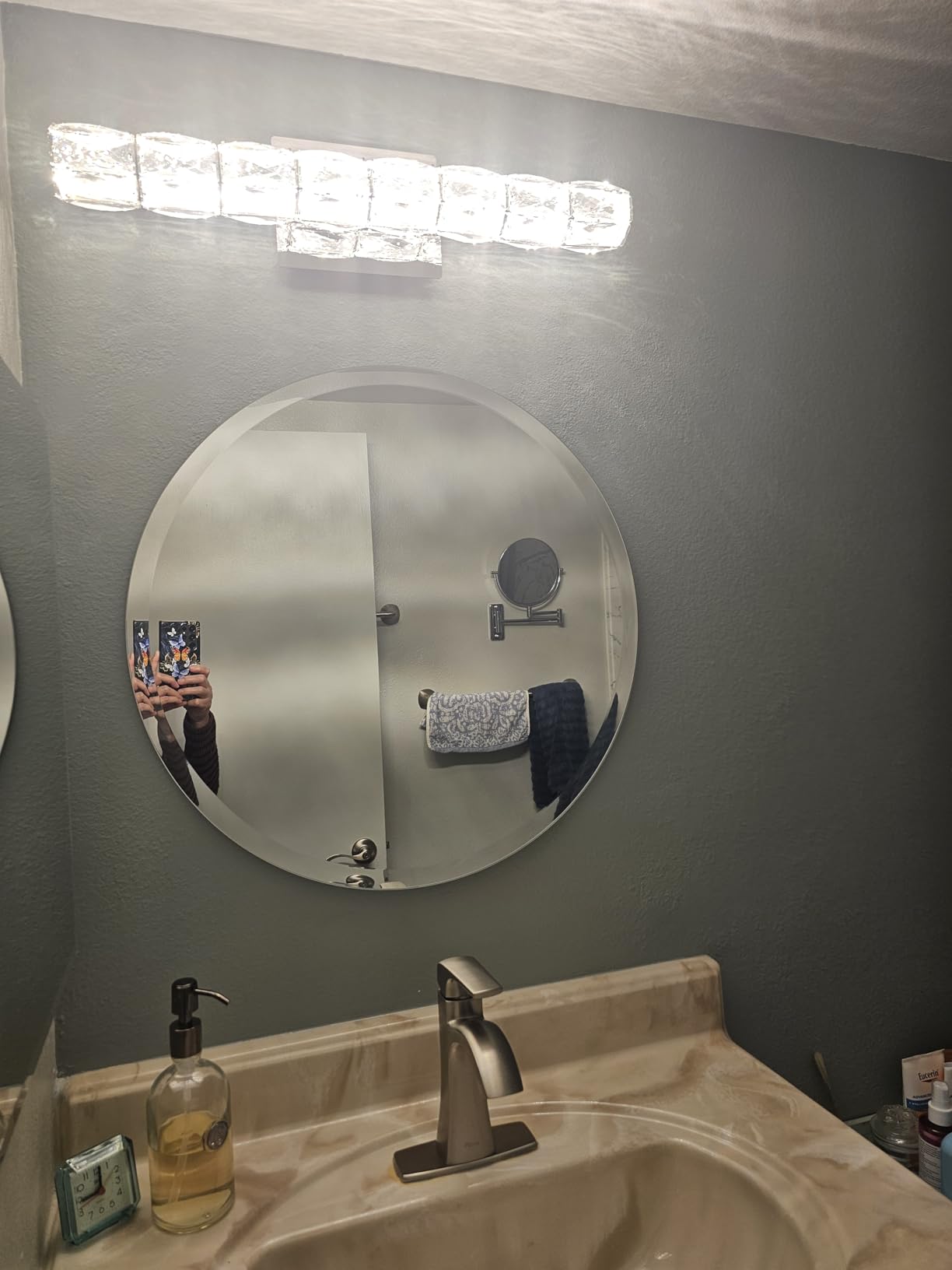 Better Bevel Frameless Round Mirror, 18