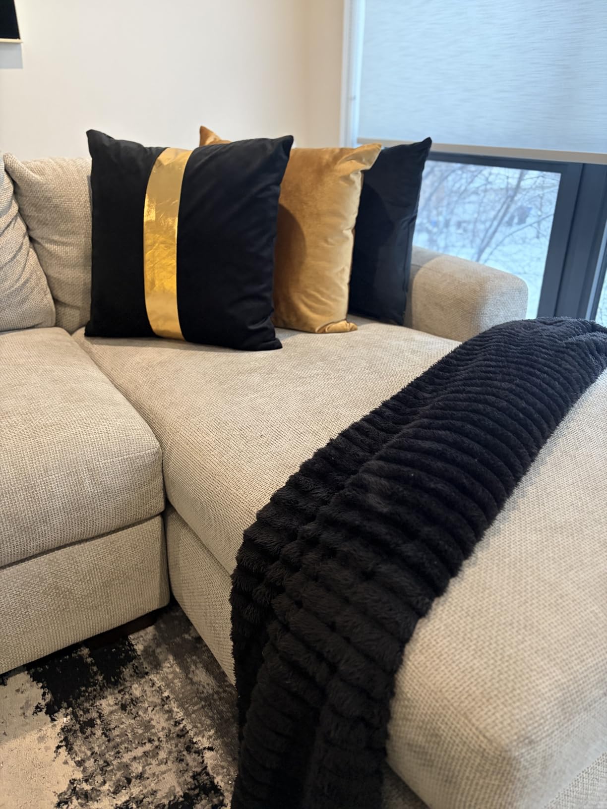 GIGIZAZA Gold Velvet Pillow Covers 18x18 Decorative Pillows Pack of 2 | Throw Pillows for Couch Sofa, 300gsm Soft Textured Fabric, Modern Square Accent Pillowcases, Luxury Cushion Covers customer photo 2