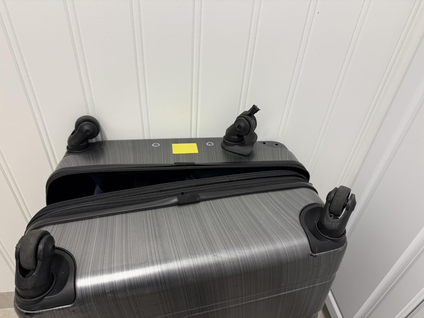 Large Checked Luggage Hardside Suitcase with Spinner Wheels, 28in customer photo 2