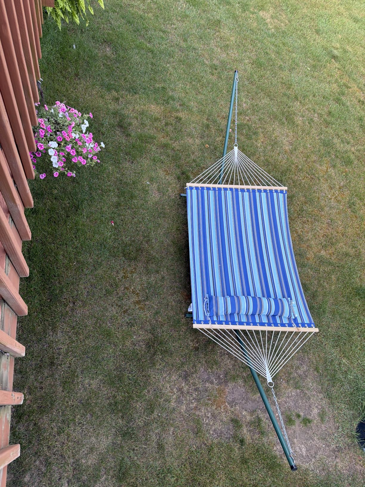Sunnydaze Quilted Double Hammock for Outside with Pillow, 450 lb Capacity | Mountainside, 74