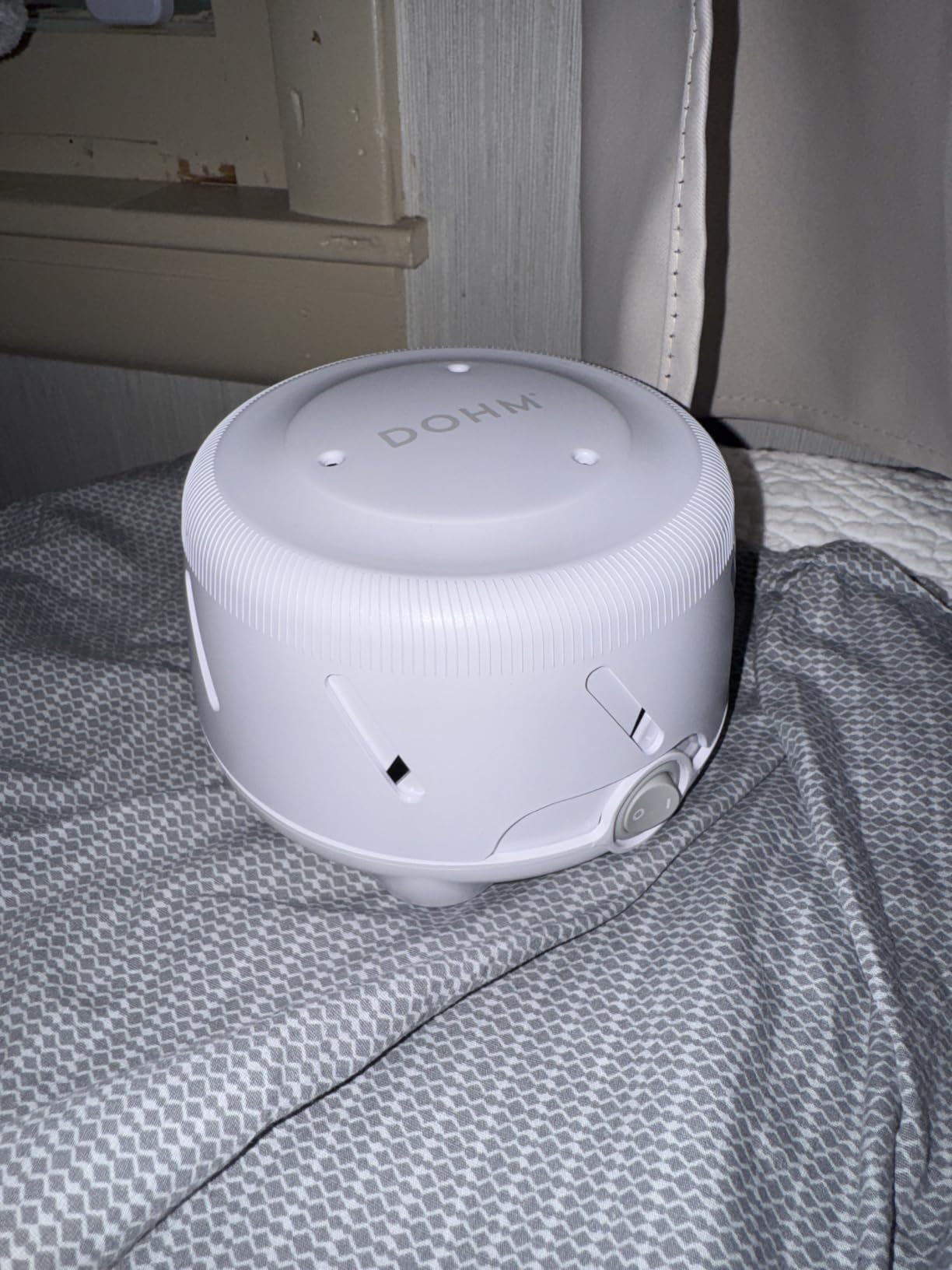 Dohm Uno White Noise Sound Machine, Real Fan Inside for Non-Looping White Noise, Sleep Aid, Office Privacy & Meditation for Adults & Baby, Registry Gift (White) customer photo 1
