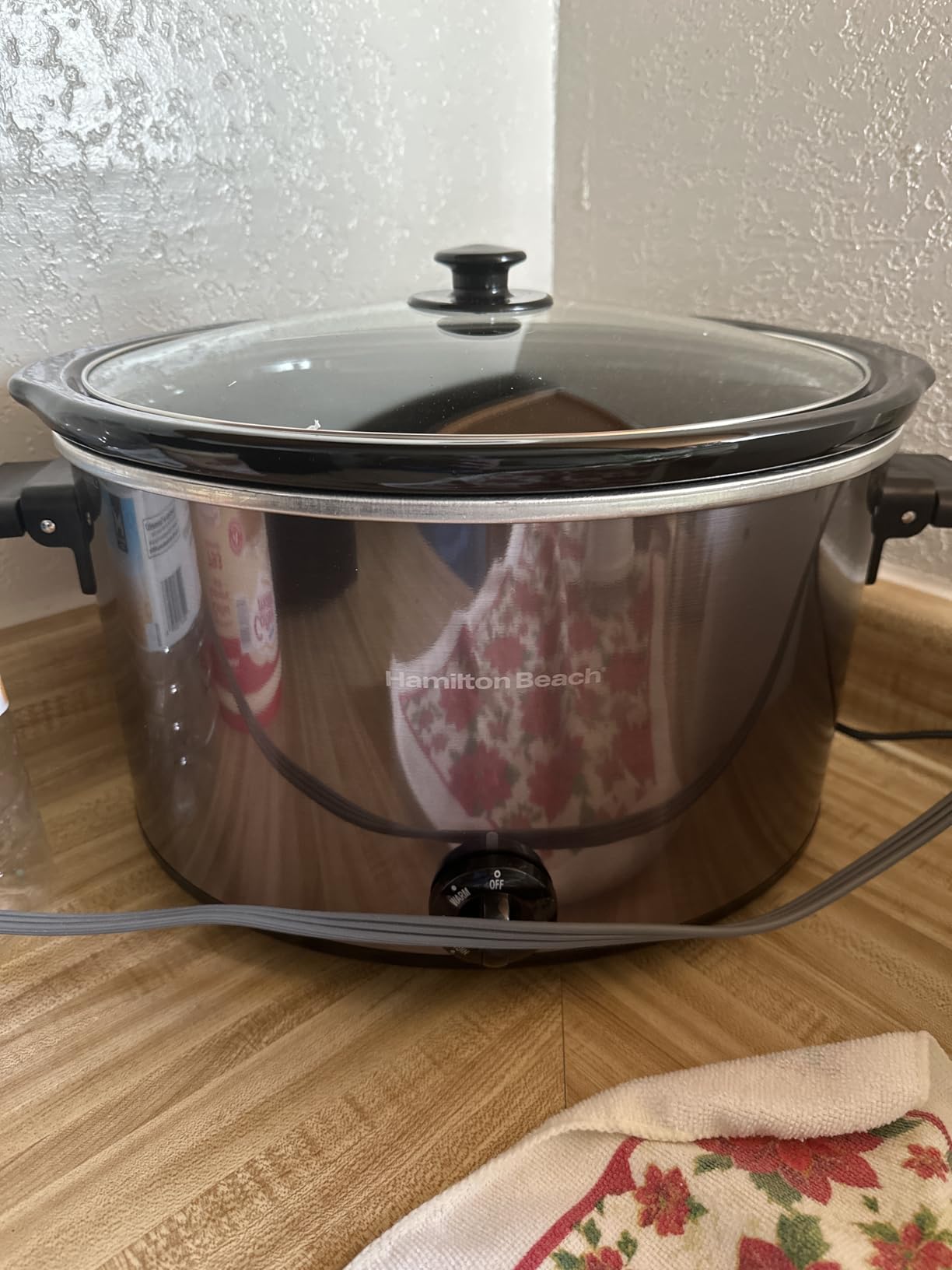 Hamilton Beach Stay or Go Extra Large 10 Quart Portable Slow Cooker with Lid Lock, Dishwasher-Safe Stoneware Crock & Glass Lid, Black (33195G) customer photo 1
