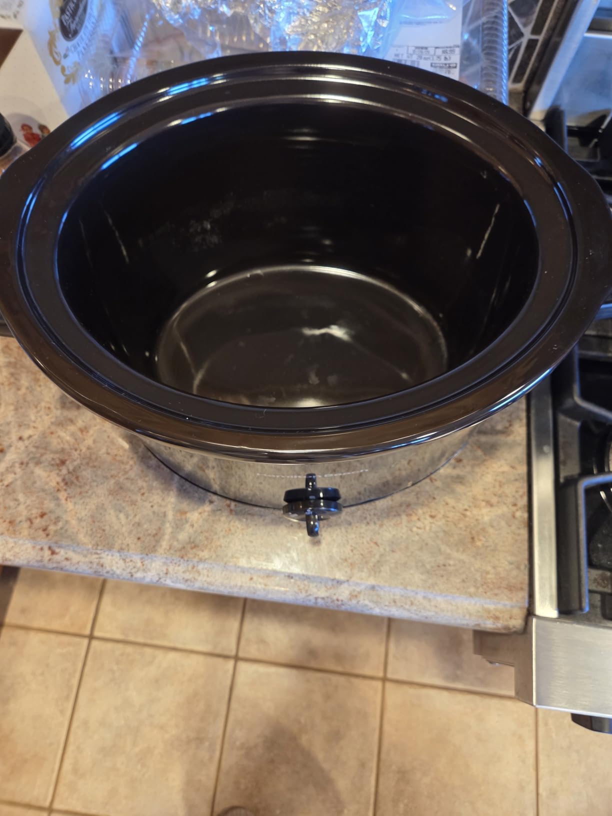Hamilton Beach Stay or Go Extra Large 10 Quart Portable Slow Cooker with Lid Lock, Dishwasher-Safe Stoneware Crock & Glass Lid, Black (33195G) customer photo 2