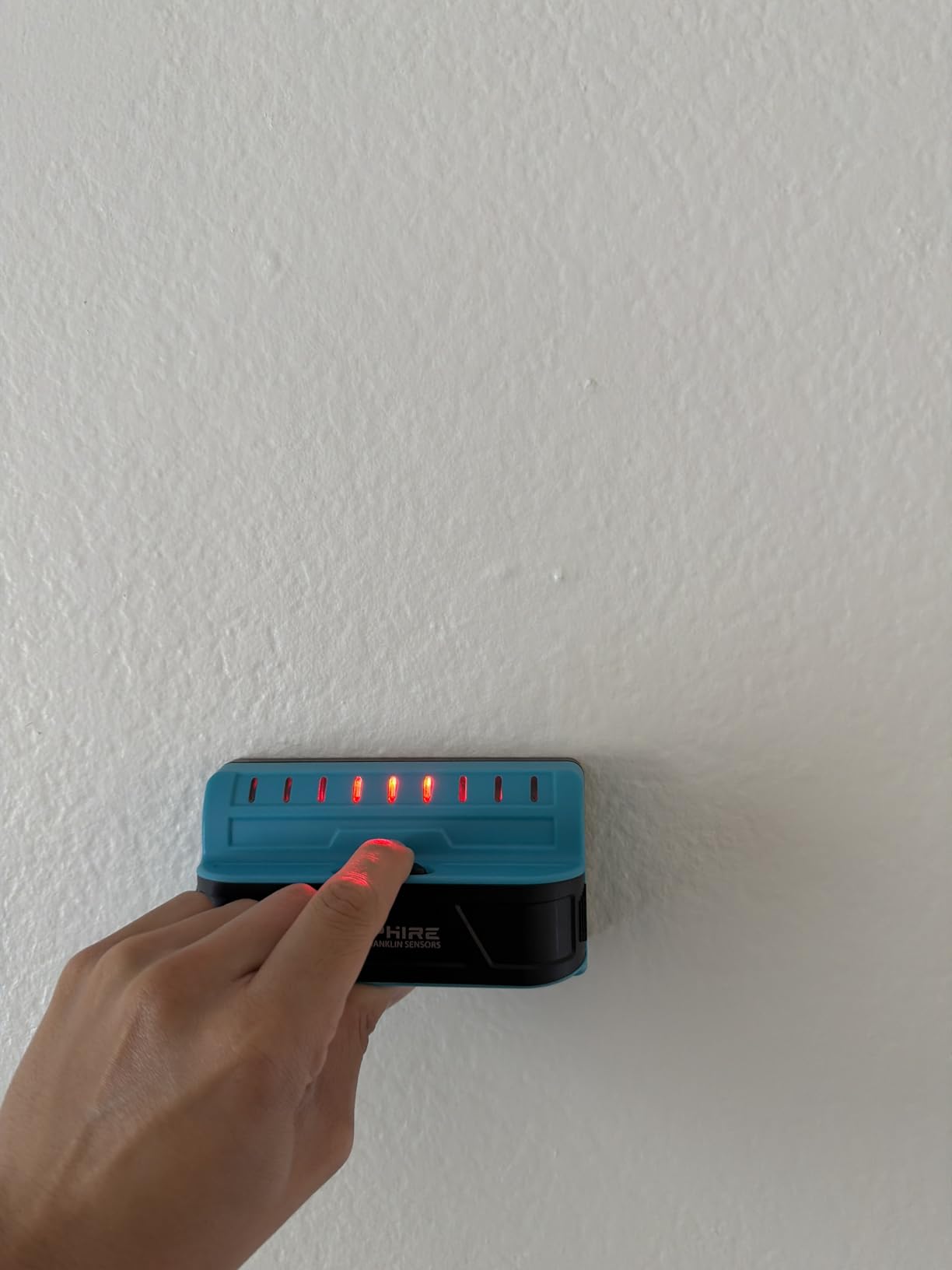 Franklin Sensors ProSensor M90 9-Sensor Stud Finder Wall Scanner | Accurate Wood and Metal Stud Detector, Made in the USA, Shows Full Width of Studs, No Calibration Required customer photo 2