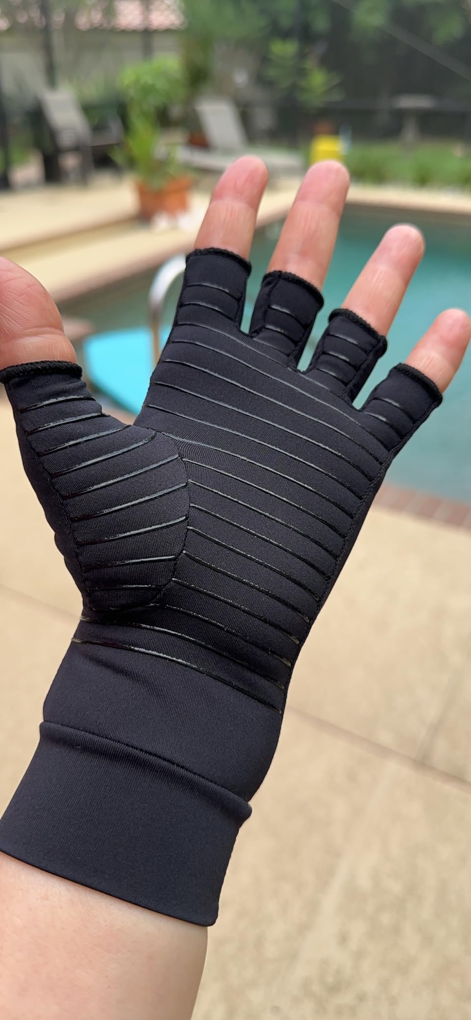 ComfyBrace Copper Arthritis Gloves, Hand Compression Gloves for Women & Men | Fingerless Compression Gloves for Swelling, Carpal Tunnel, Trigger Finger, Tendonitis and Rheumatoid Arthritis Pain Relief customer photo 2