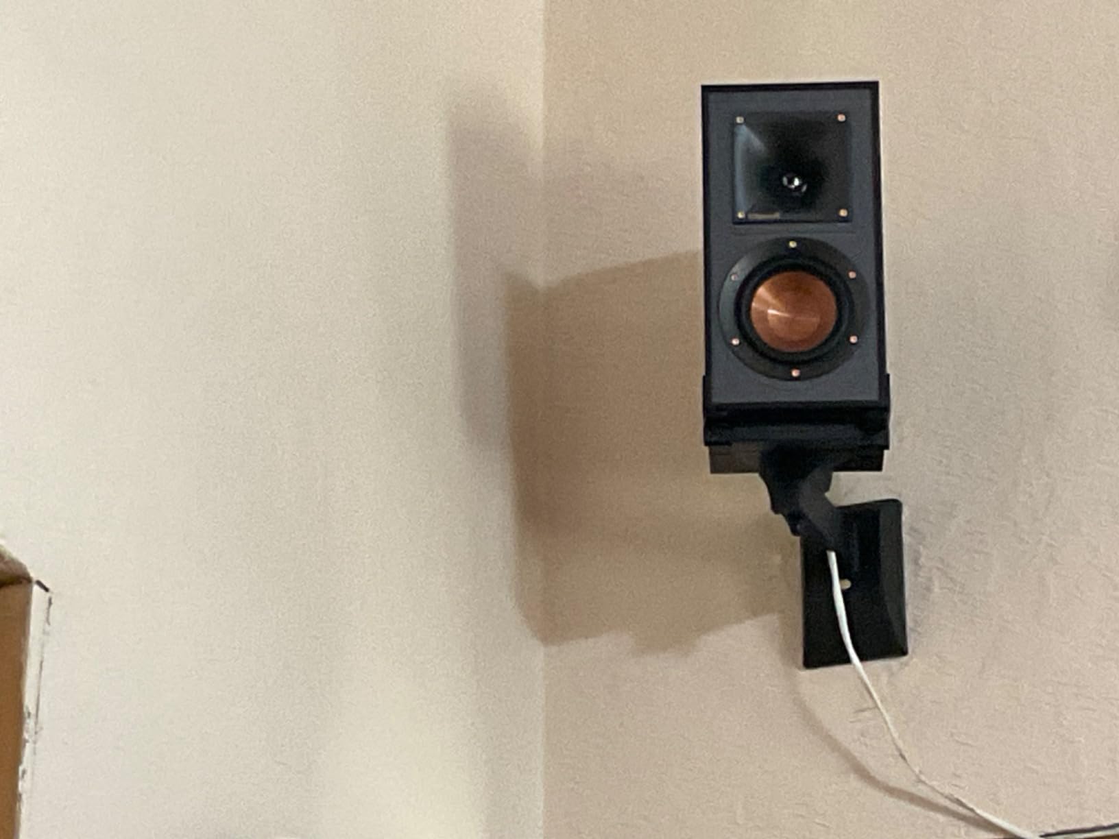 Klipsch R-41M Reference Bookshelf Speakers (Pair), Black customer photo 1