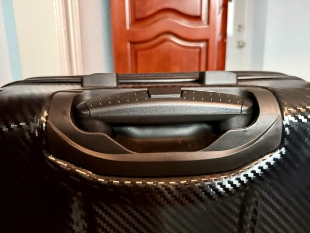 30-Inch Hardside Checked Spinner Luggage With TSA Lock, Lightweight Expandable Suitcase, Scratch-Resistant Surface, 8 Multi-directional Wheels, Black customer photo 2
