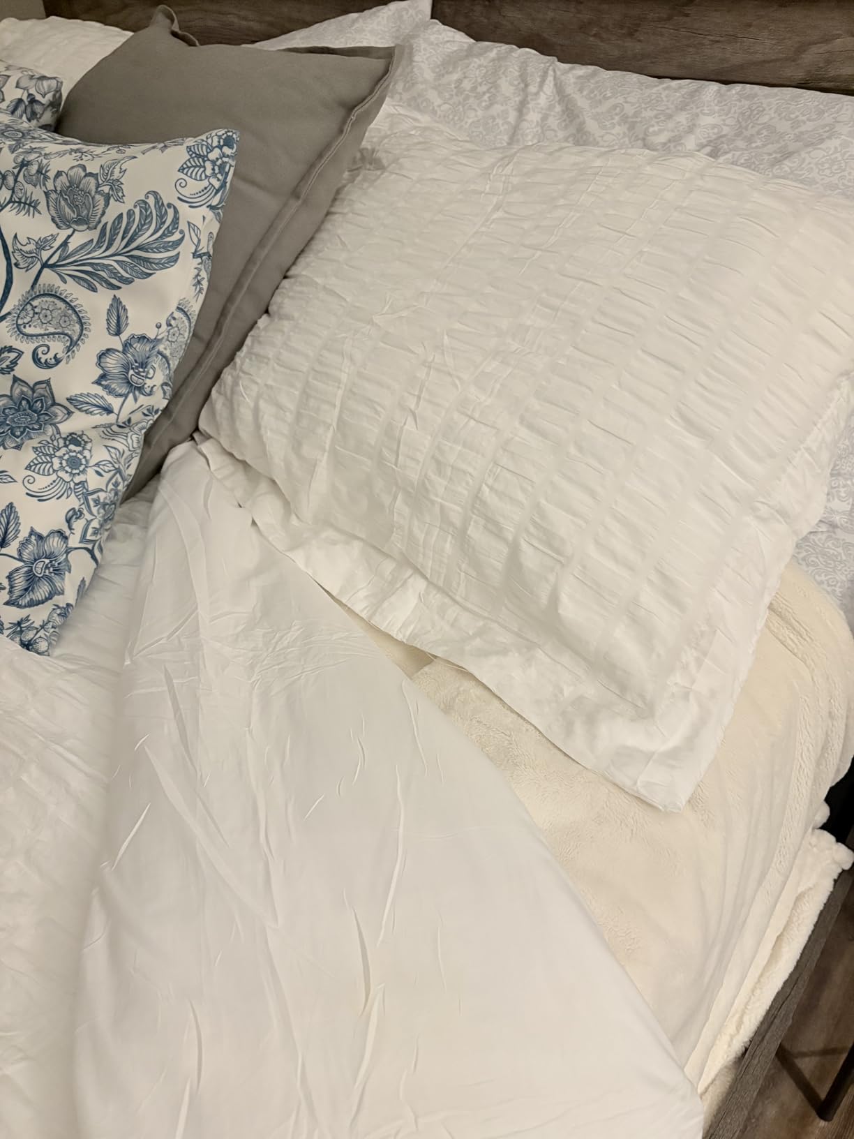 COHOME All-Season Queen Size Cooling Comforter Duvet Insert - White | Down Alternative Comforter, Luxury Hotel Breathable Soft bedding, Anti-Clump Tech & 8 Tabs, Reversible, 88 x 88 inches customer photo 1