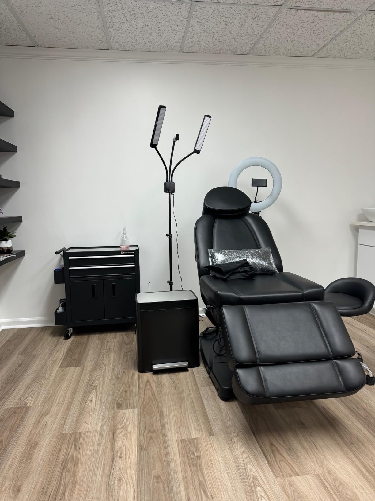 DIR Full Electrical Medical Aesthetic Chair Facial Beauty Bed Podiatry Doctors Office Chair with 3 Motors Ink customer photo 1