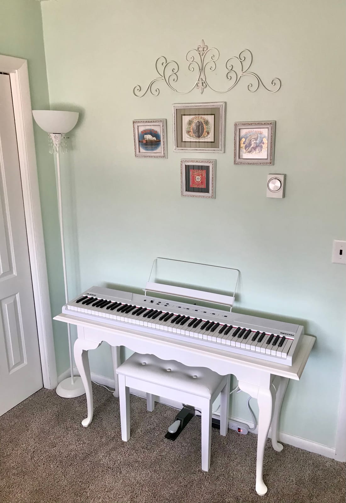 Alesis Recital 88-Key Digital Piano with Semi-Weighted Keys, White | 20W Speakers, 5 Voices, Split/Layer Modes, Adjustable Touch Response, Piano Lessons, for Beginners customer photo 2