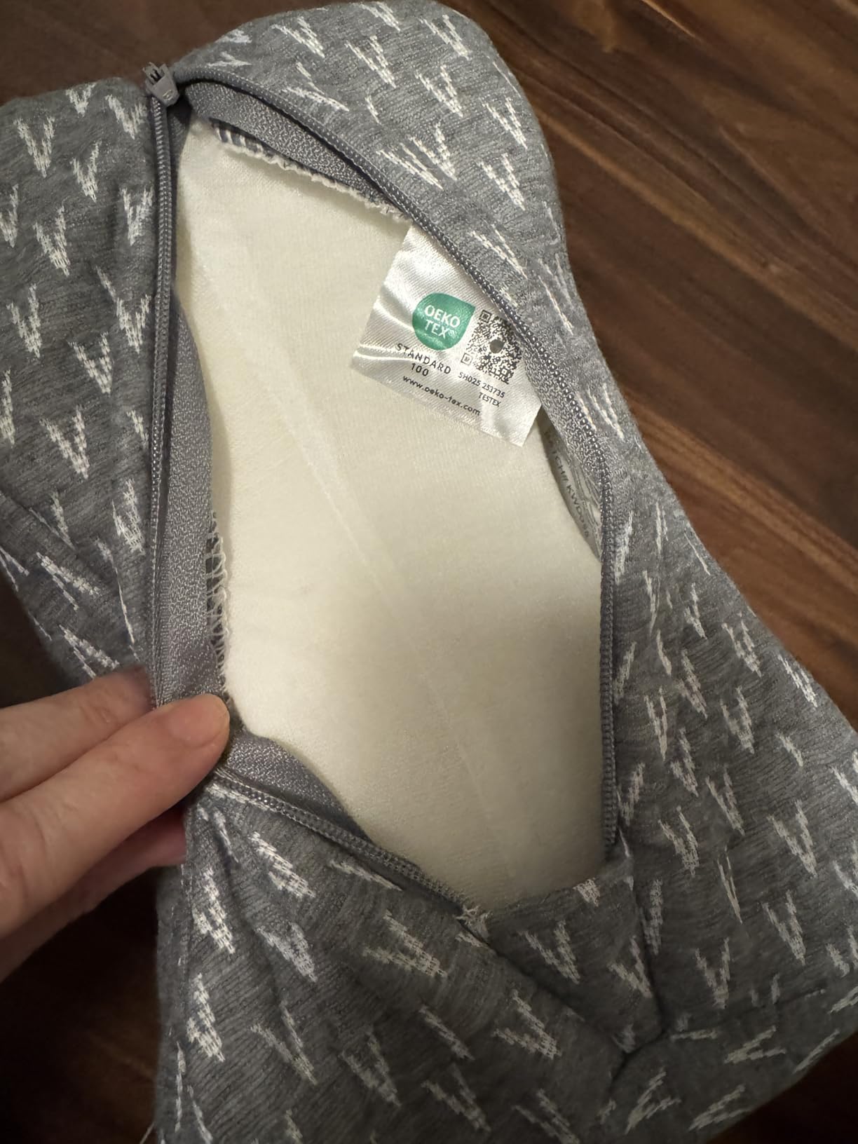 5 STARS UNITED Knee Pillow for Side Sleepers - Hip Pain Relief, Memory Foam Leg Cushion for Side Sleeping - Between Legs Pillow for Sciatica & Lower Back Pain, White customer photo 2