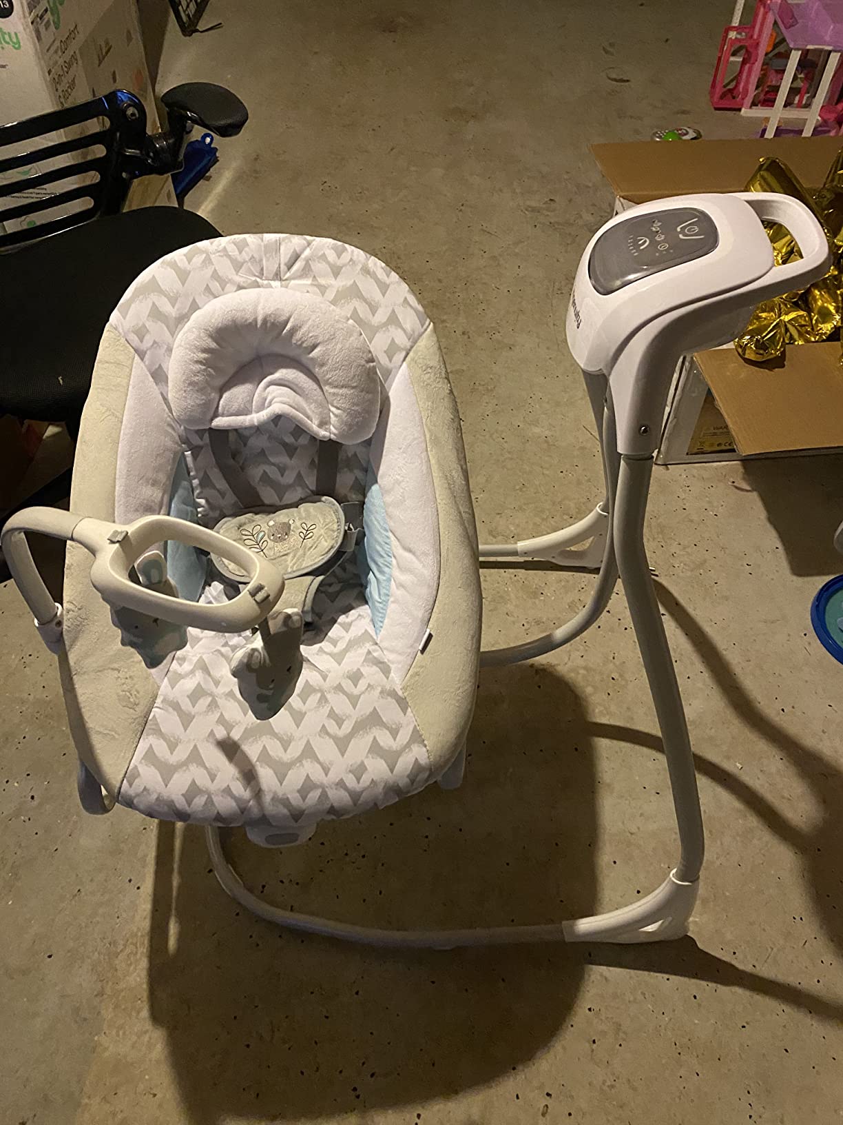 Ingenuity SimpleComfort Lightweight Compact 6-Speed Multi-Direction Baby Swing, Vibrations & Nature Sounds, 0-9 Months 6-20 lbs (Pink Cassidy) customer photo 2