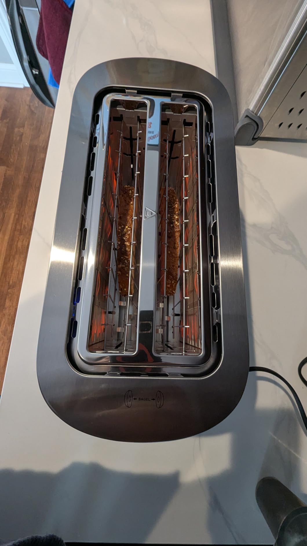 Elite Gourmet ECT-3100 4-Slice Long Slot Toaster, Stainless Steel | Extra-Wide Slots Fit Bagels, Sourdough & Texas Toast, 6 Browning Settings, Reheat, Defrost & Cancel, Built-In Warming Rack customer photo 2