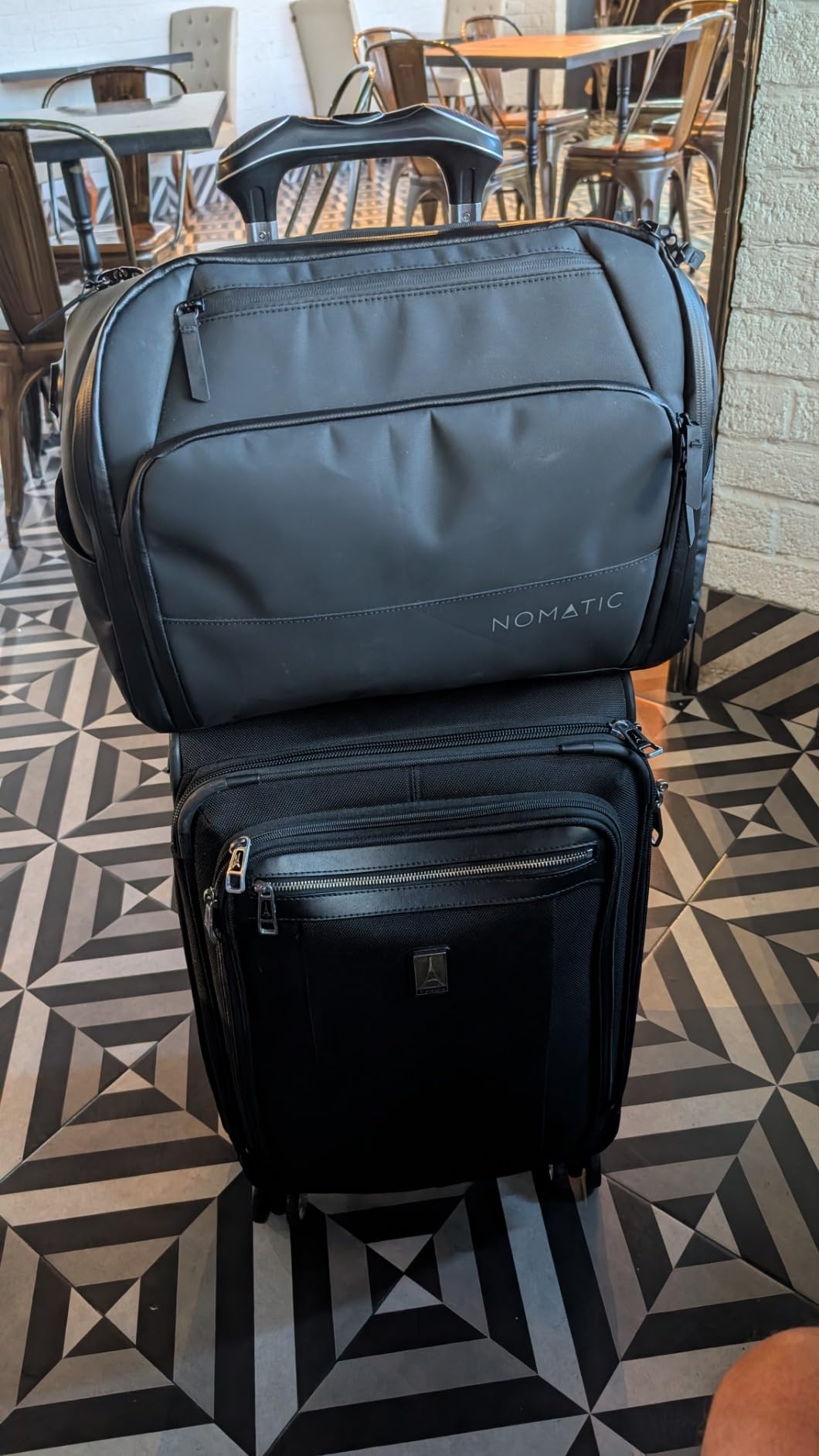 NOMATIC Messenger Bag For Men and Women - Crossbody Laptop Bag customer photo 1