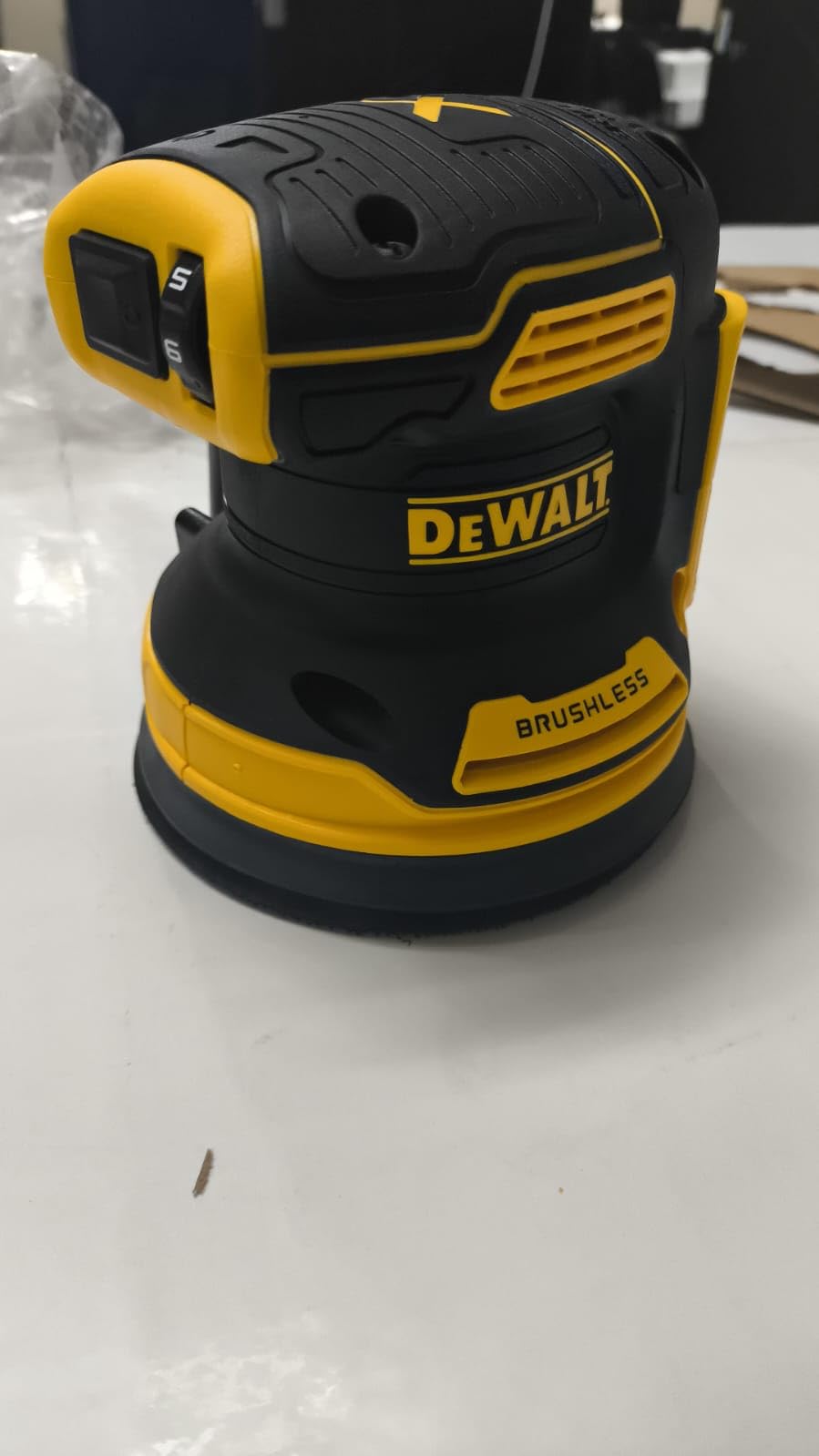 DEWALT 20V MAX Orbital Sander, Tool Only (DCW210B) | Brushless motor, dust collection customer photo 1