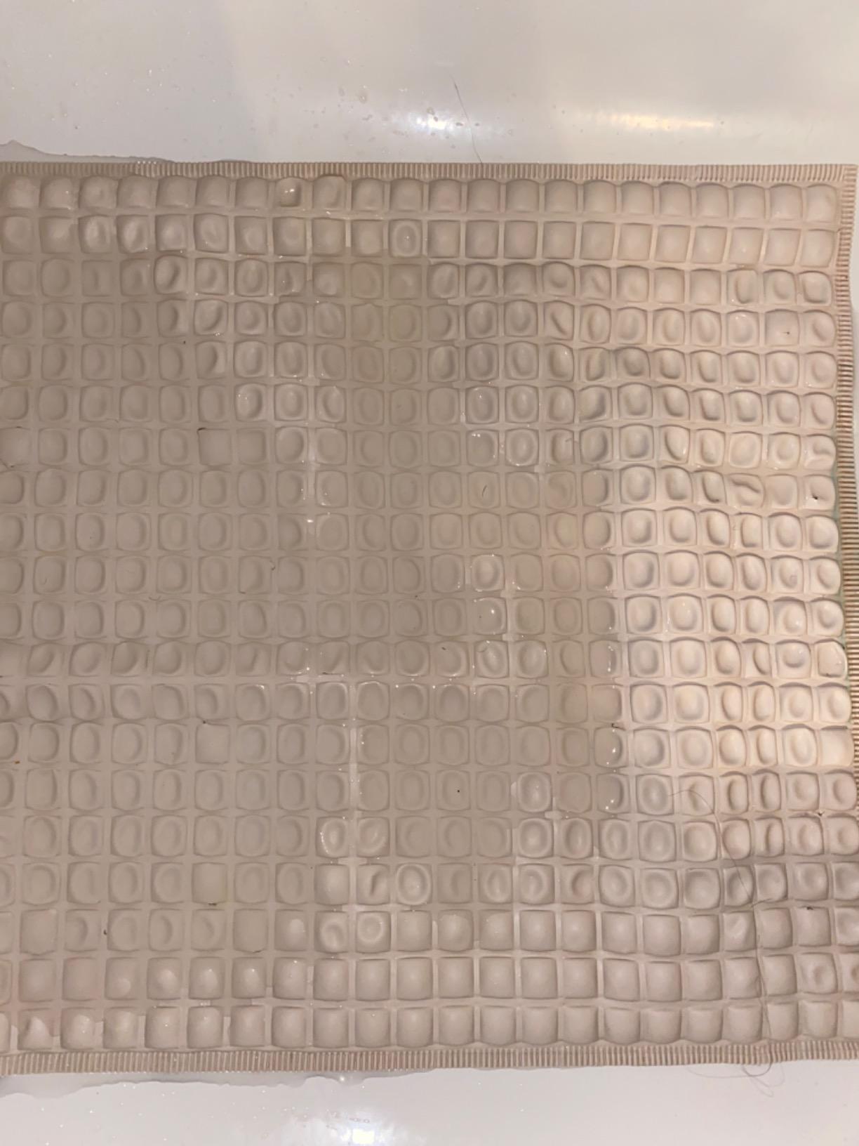 BOWERBIRD Premium Comfort & Safety Bathtub Mat: 800+ Air-Filled Cells for Cloud-Like Softness & Cushioned Support | Non-Slip Design for Sensitive Feet, Reduces Fatigue, Natural Rubber (Cream) customer photo 1