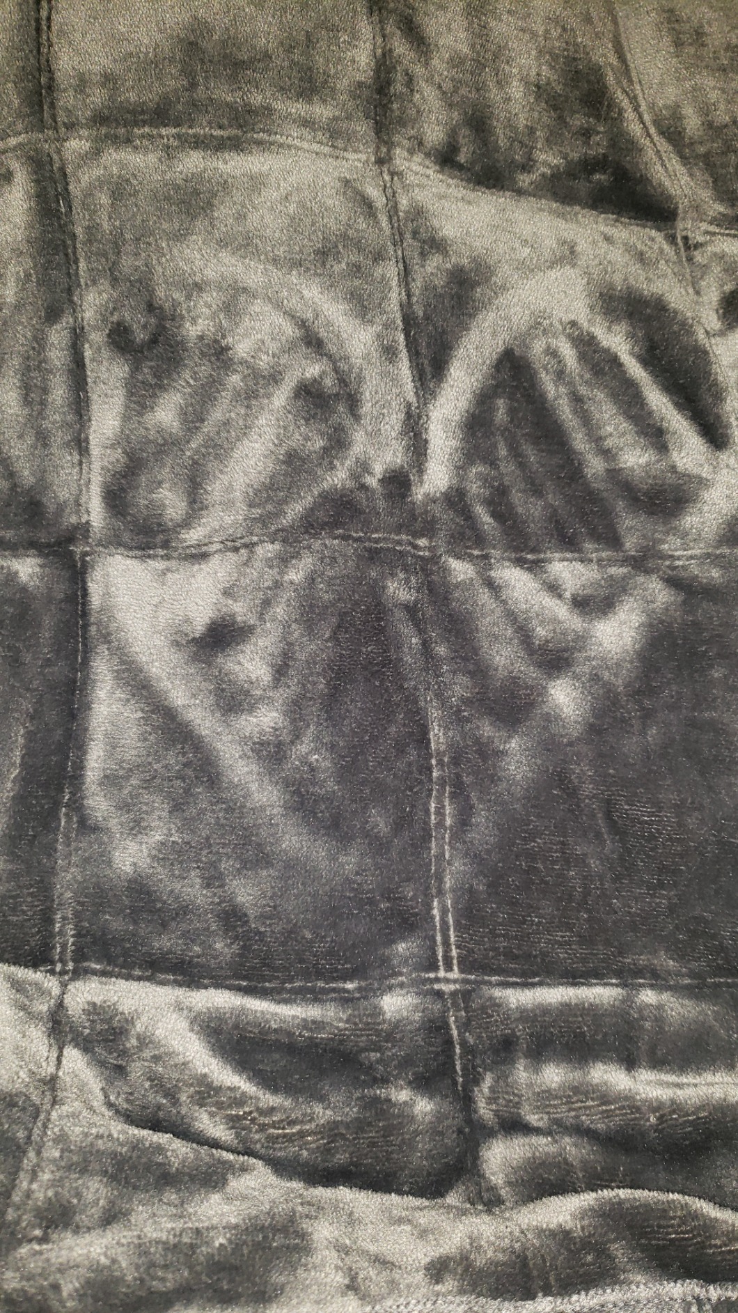 MAXTID Weighted Lap Blanket for Adults 8 Pounds Small Weighted Throw Blanket Travel Heavy Lap Pad Soft Velveteen Sofa Throw Blanket 39in x 23in 8 Lbs - Dark Grey, Machine Washable customer photo 1