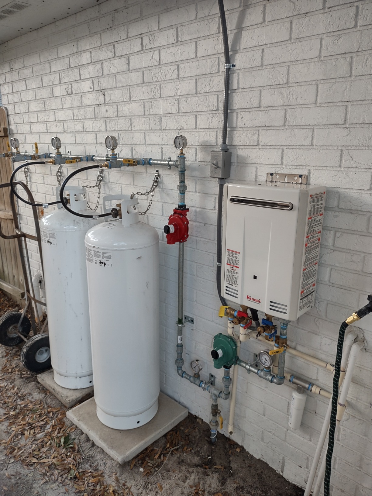 Rinnai V53DeP Propane Tankless Water Heater, 5.3 GPM, Outdoor Installation customer photo 2