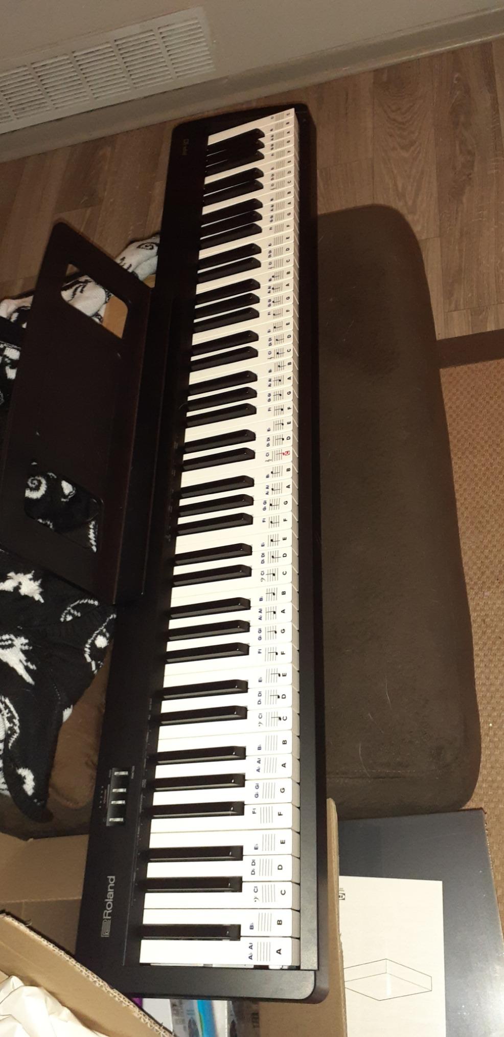 Roland FP-10 Compact 88-Note Digital Piano with SuperNATURAL Piano Tones, Authentic Acoustic Feel Keyboard customer photo 1