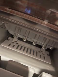 Frigidaire Counter top Portable, 26 lb per Day Nugget Ice Maker Machine (Red Stainless Steel) customer photo 1