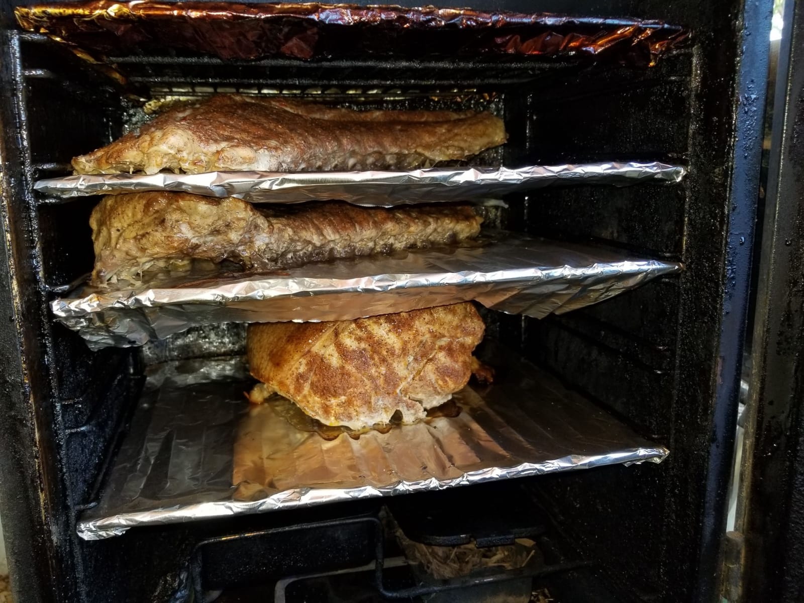 Masterbuilt 30-inch Electric Vertical BBQ Smoker with Analog Temperature Control, 535 sq in, Model MB20070210 customer photo 1