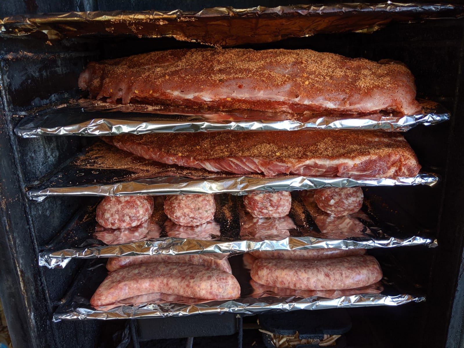 Masterbuilt 30-inch Electric Vertical BBQ Smoker with Analog Temperature Control, 535 sq in, Model MB20070210 customer photo 2