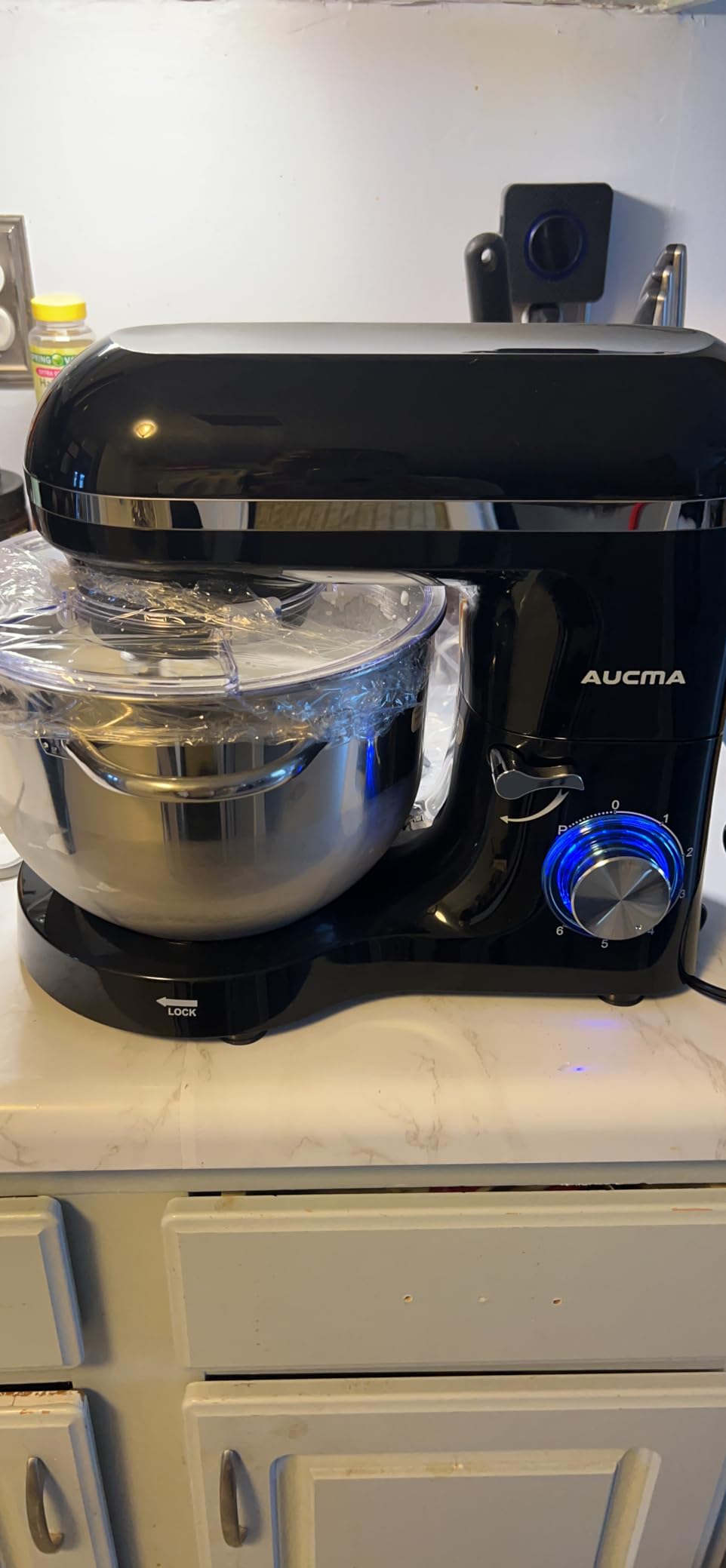 Aucma Stand Mixer, 6.5-QT 660W 6-Speed Tilt-Head Food Mixer, Kitchen Electric Mixer with Dough Hook, Wire Whip & Beater (Black, 6.5QT) customer photo 1