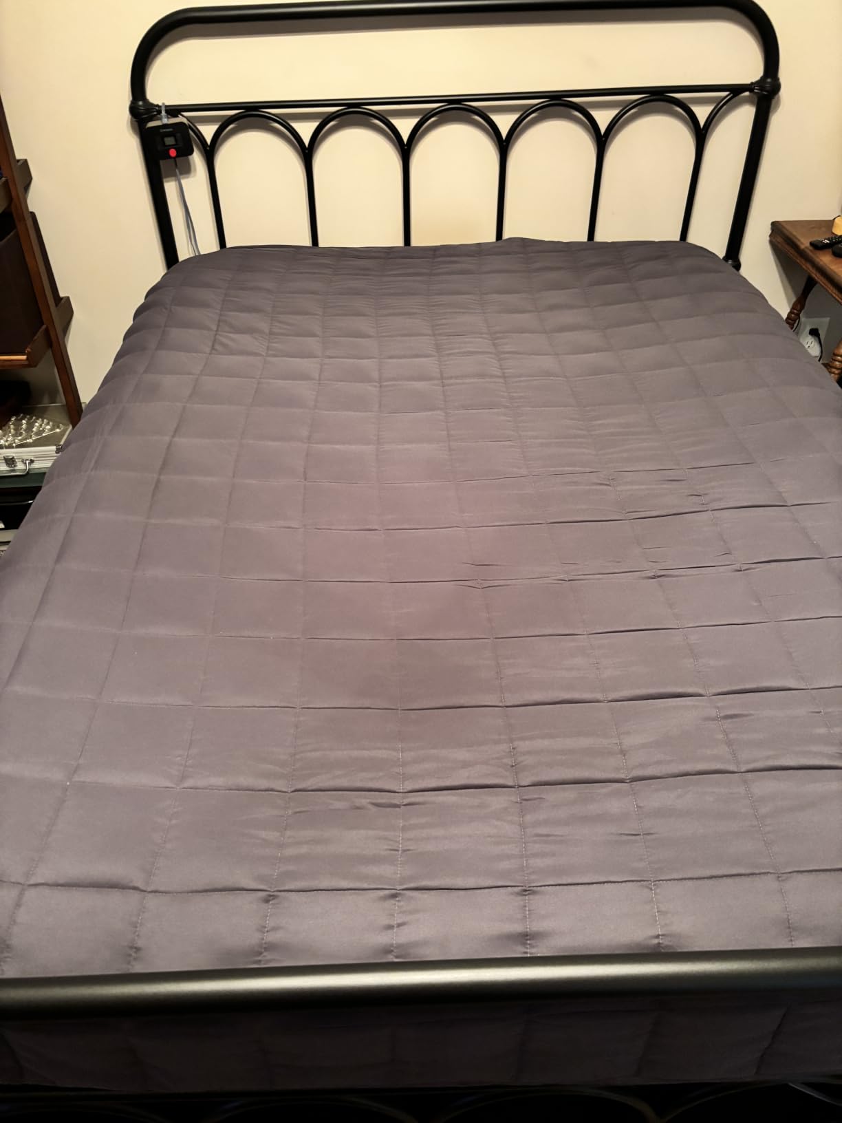 HomeSmart Weighted Blanket Queen Size 50 lb - The Heaviest Weighted Blanket | Deep Grounding Comfort, Oversized Ultra Soft Bedding, Evenly Distributed Weight, Machine Washable, Breathable Fabric customer photo 1