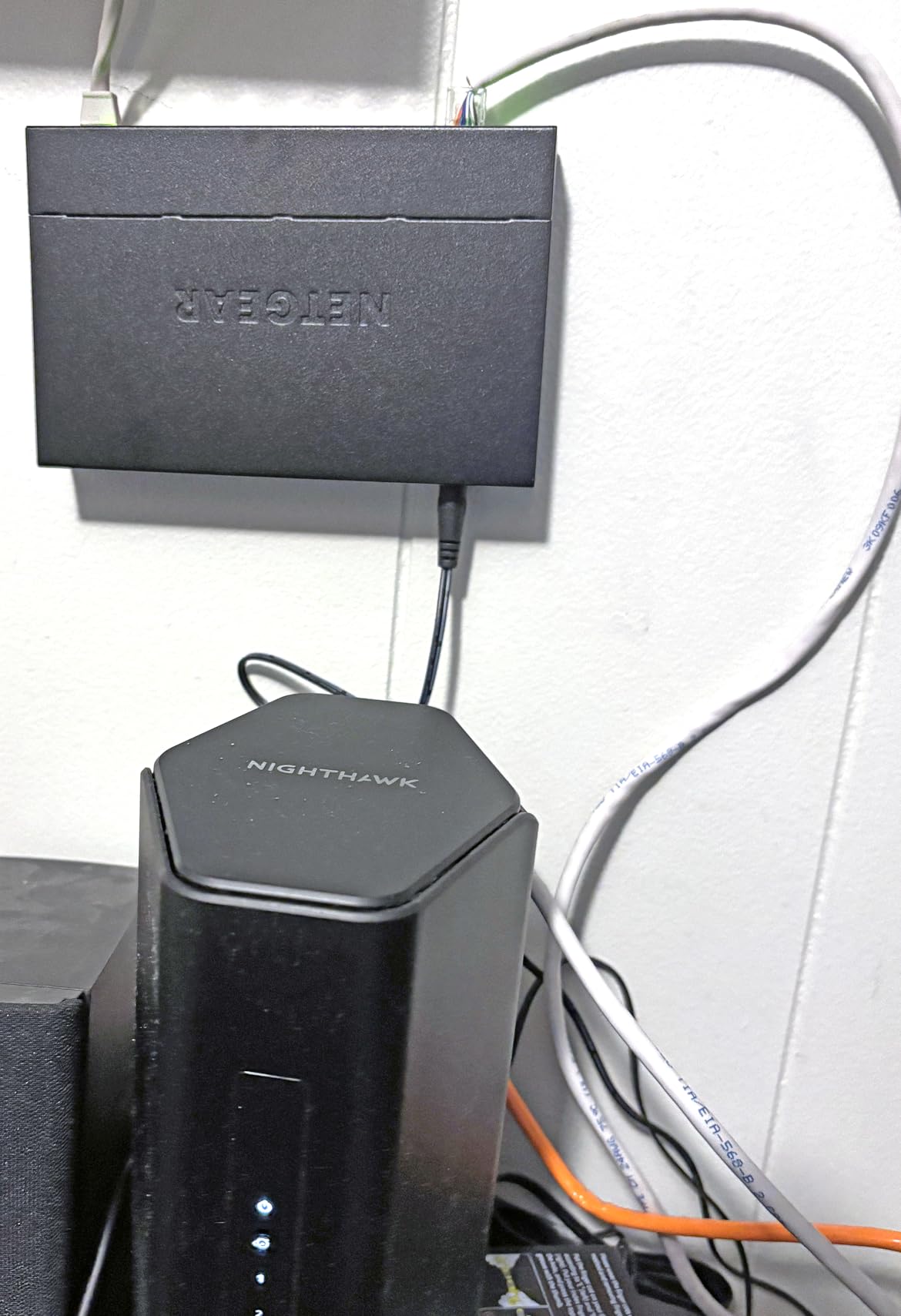 NETGEAR 8-Port Gigabit Ethernet Unmanaged Network Switch (GS308) | Essentials Model, Home Network Hub, Office Ethernet Splitter, Plug-and-Play, Silent Operation, Desktop or Wall Mount customer photo 1
