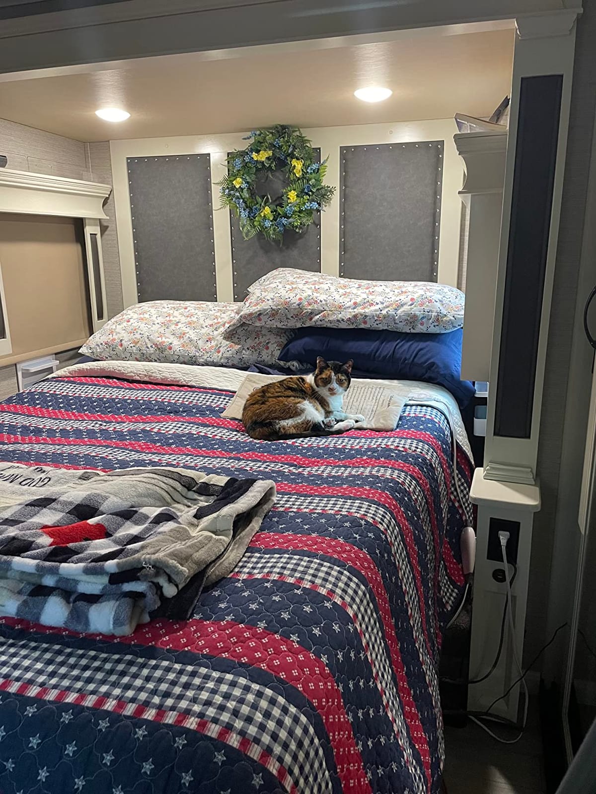 Blissful Nights z4 Adjustable Bed Frame for Storage Beds with Massage Anti-Snore, Zero G, USB Charging Station, Wireless Remote Head and Foot Incline and No Tools Required Assembly (Queen) customer photo 1