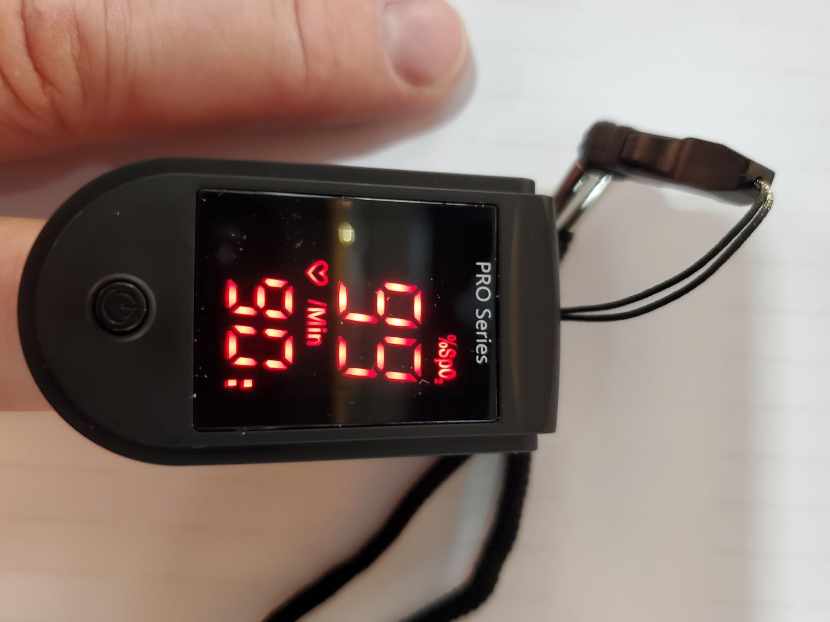 Zacurate 500 Series Fingertip Pulse Oximeter Blood Oxygen Saturation Monitor with Silicon Cover, Batteries and Lanyard (Royal Black) customer photo 1