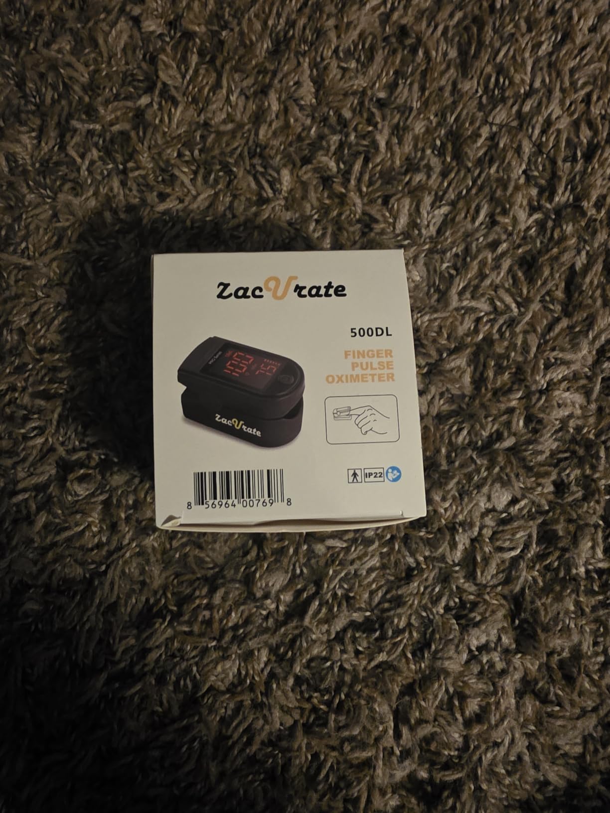 Zacurate 500 Series Fingertip Pulse Oximeter Blood Oxygen Saturation Monitor with Silicon Cover, Batteries and Lanyard (Royal Black) customer photo 2