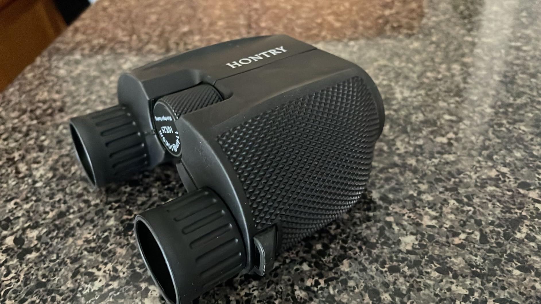Hontry 10x25 Compact Binoculars for Adults and Kids customer photo 1