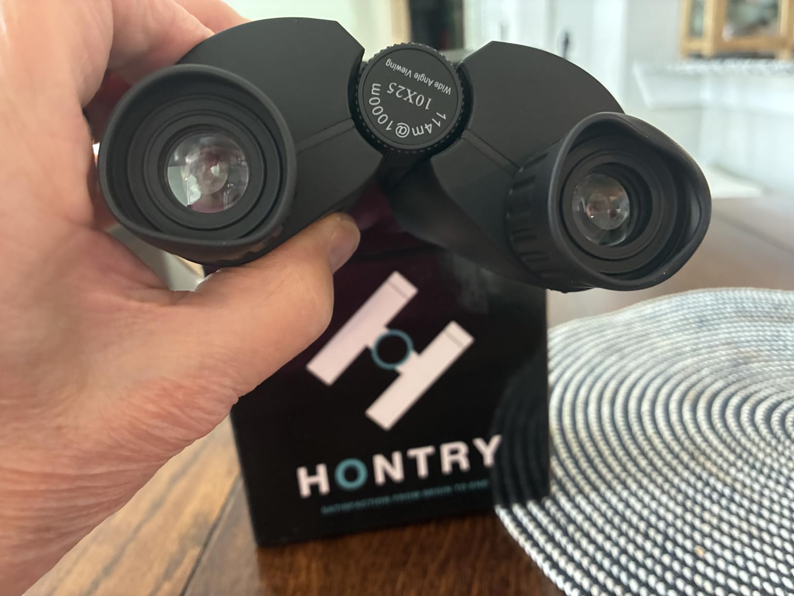 Hontry 10x25 Compact Binoculars for Adults and Kids customer photo 2