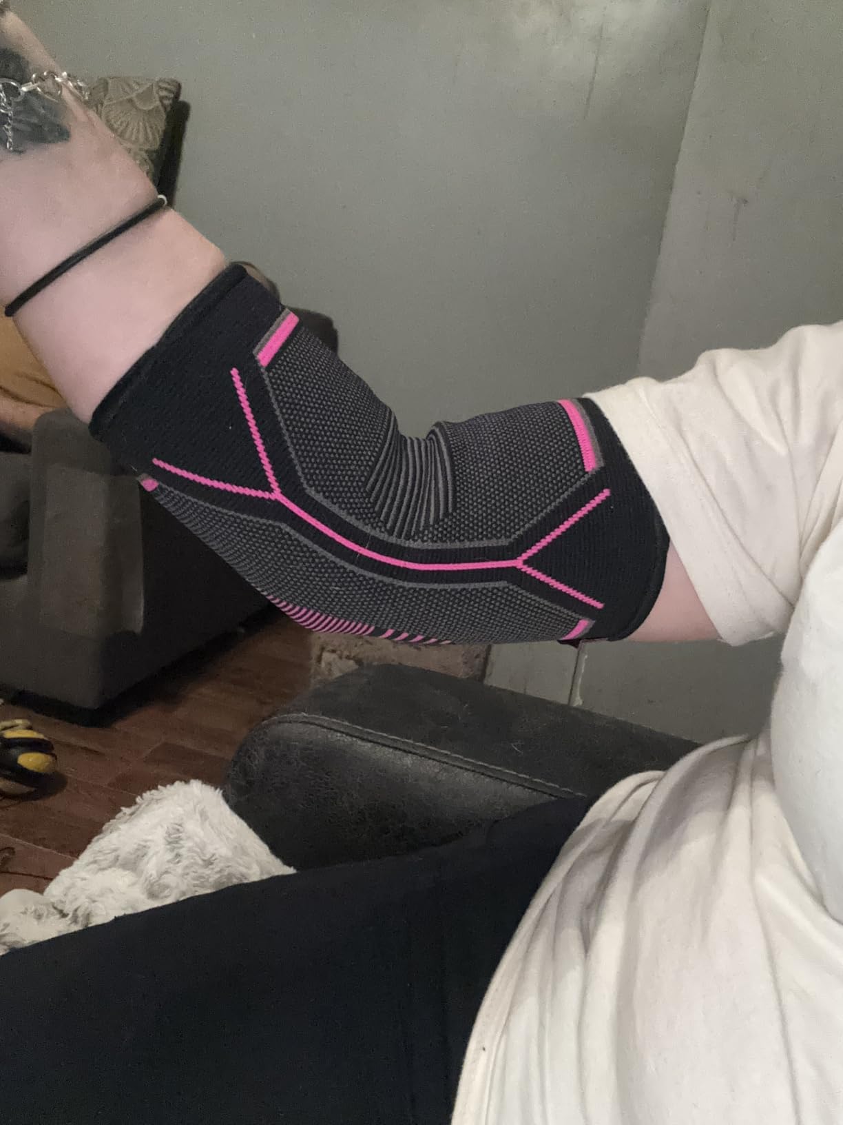 Kunto Fitness Elbow Brace Compression Support Sleeve (Shipped From USA) for Tendonitis, Tennis Elbow, Golf Elbow Treatment - Reduce Joint Pain During Any Activity! customer photo 2