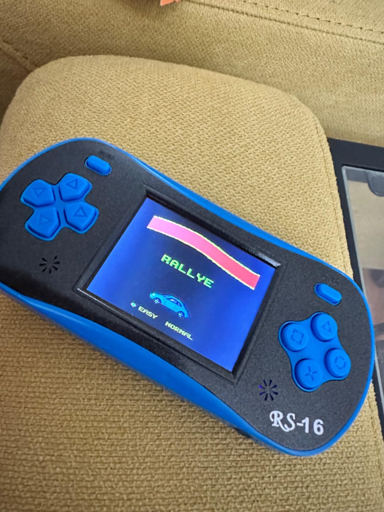 Handheld Game for Kids - FAMILY POCKET RS16 Portable Classic Controller 260 Game 2.5 inch LCD Retro Arcade Video Game System Children's Birthday Gift (Blue) customer photo 2