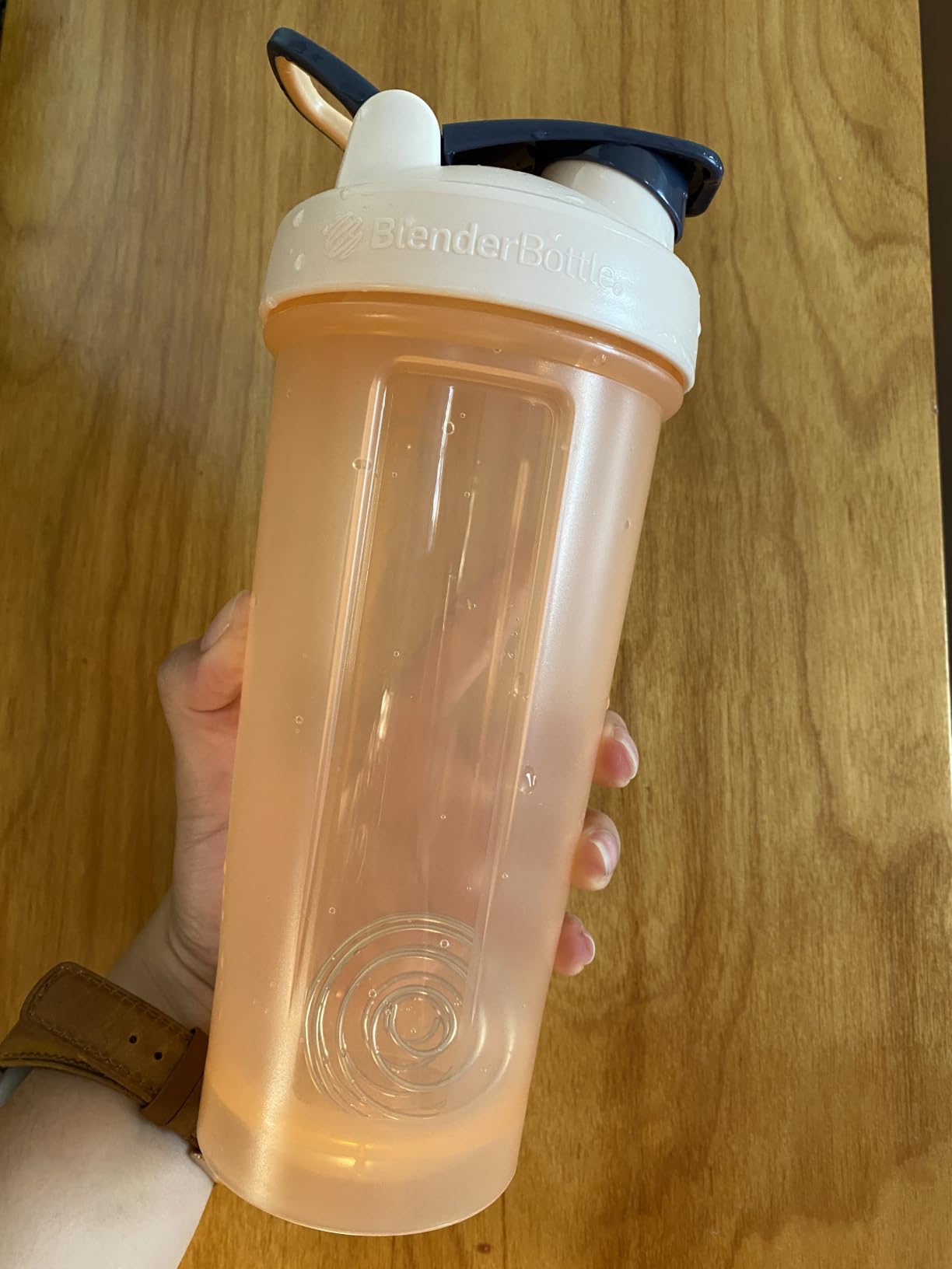 BlenderBottle Classic V2 Plastic Shaker Bottle 28 oz Clear/Black customer photo 1